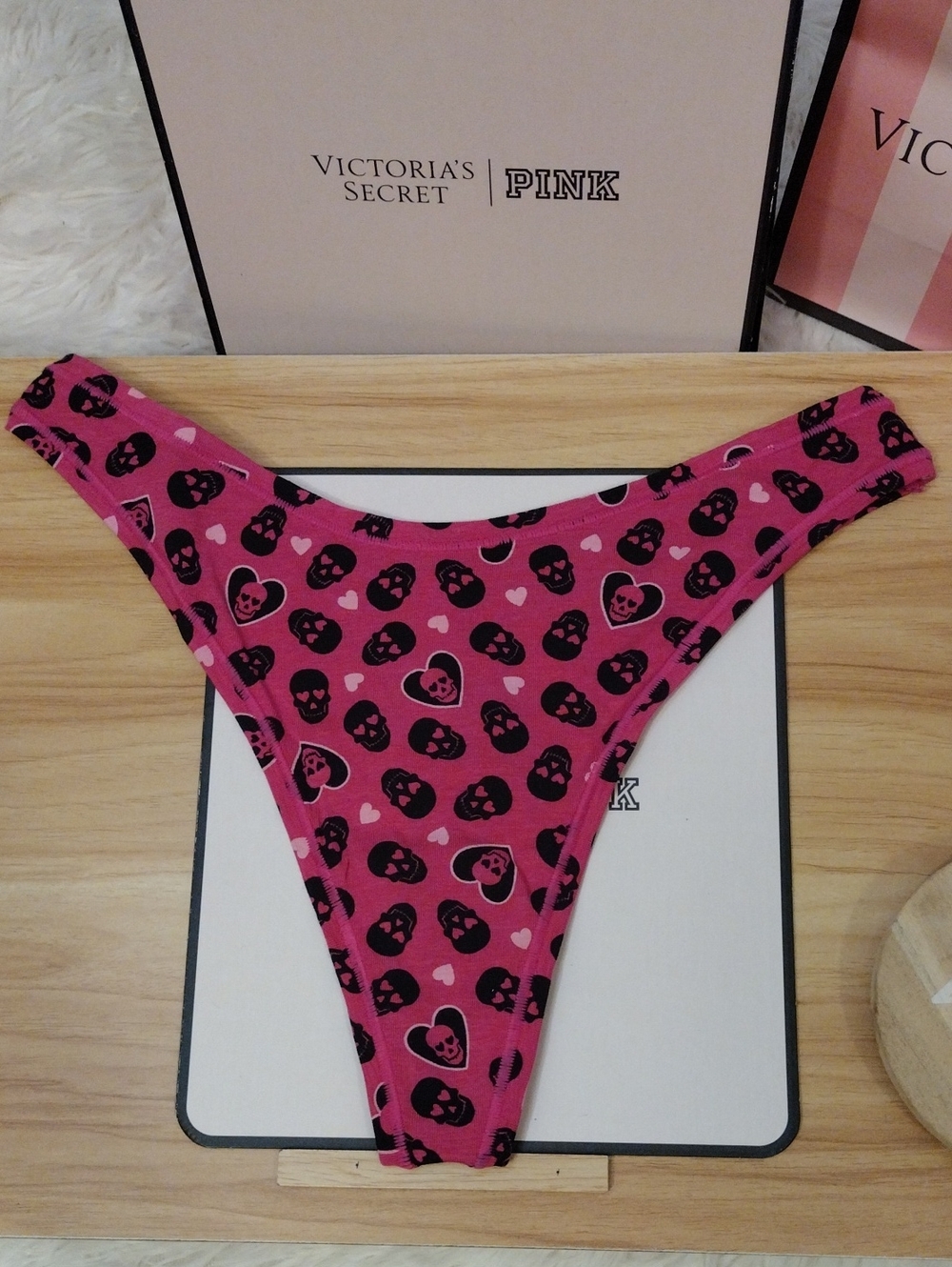 Victoria's Secret PINK Skull Thong Panties Medium NWOT